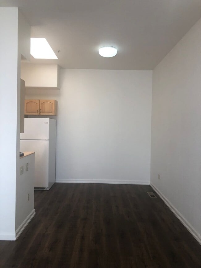 Building Photo - 555 Broadway Ave
