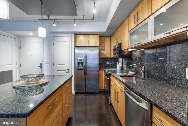 Building Photo - 1025 1st St SE