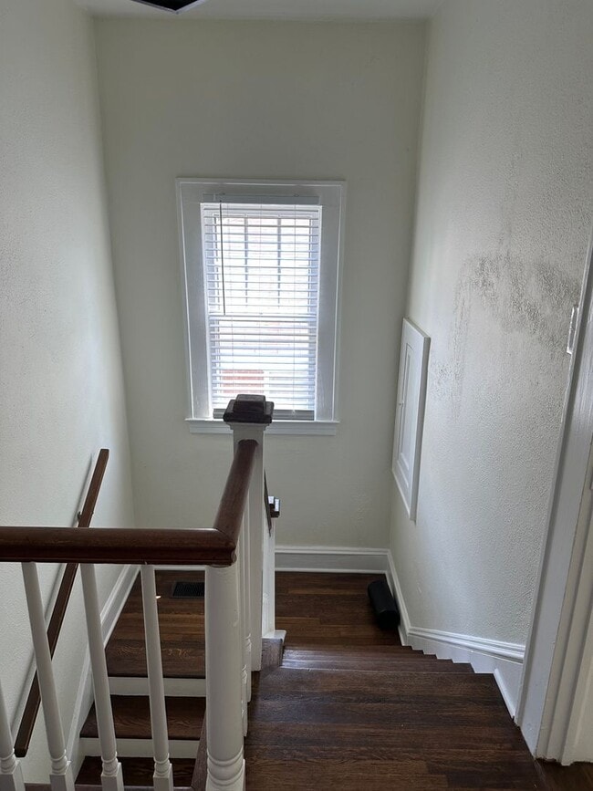 Foto del edificio - Three bedroom, three bath house in West End!