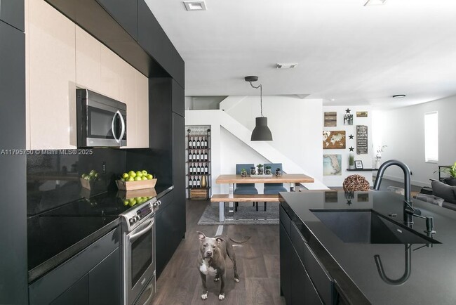 Foto del edificio - 10727 NW 75th Ter