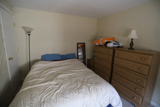 Foto del edificio - 3 Campton Mountain Rd