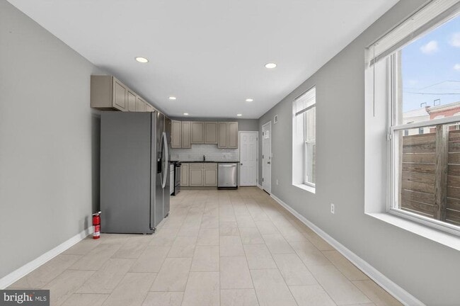 Building Photo - 1626 N 25th St