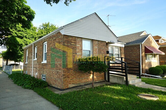 Foto del edificio - 9858 S Drexel Ave