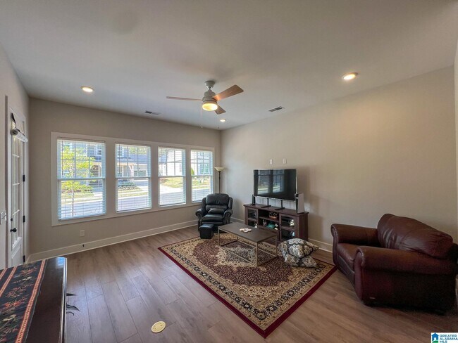 Foto del edificio - 4740 Arden Wy