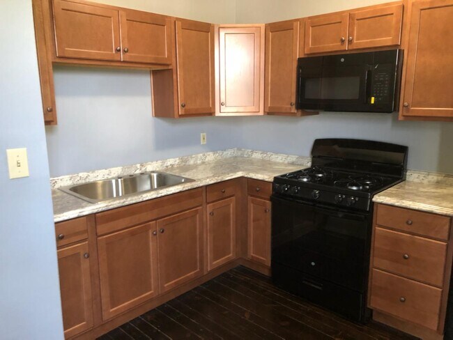 Kitchen - 312 W 21st St