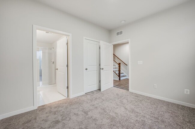 Building Photo - 503 Cherryview Dr