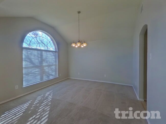 Building Photo - 10712 Braemoor Dr