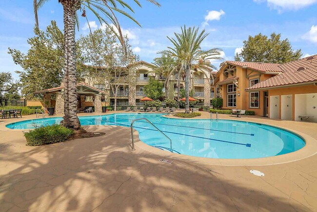Foto del edificio - The Fairways at Westridge