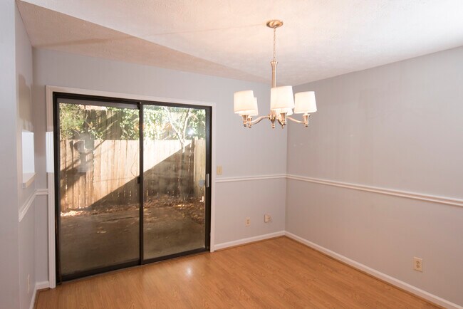 Dining room - 704 Stratford Grn