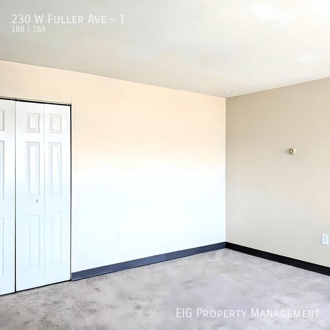 Foto del edificio - 230 W Fuller Ave