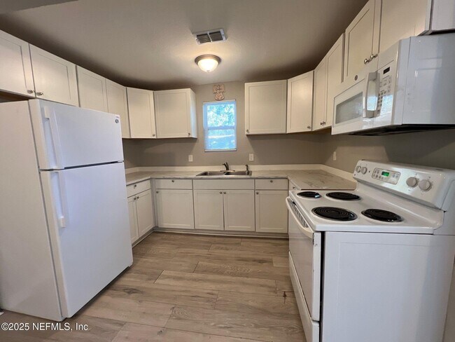 Foto del edificio - 3343 Nolan St