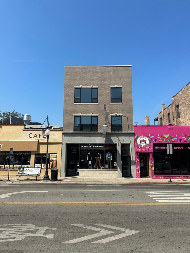 Building Photo - 5202 N Clark St