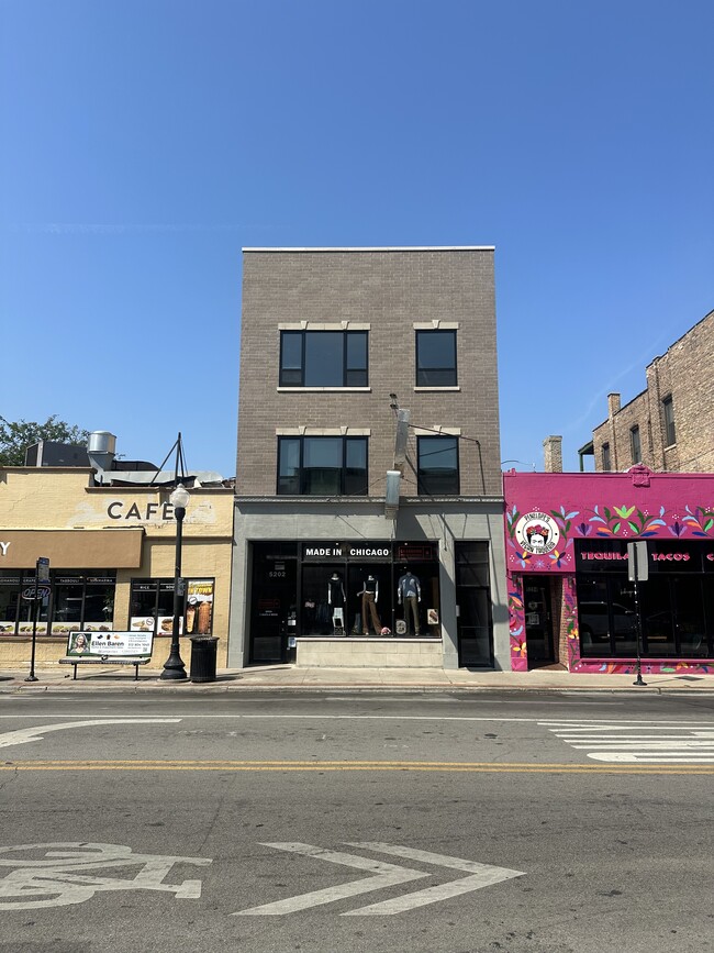 Building Photo - 5202 N Clark St