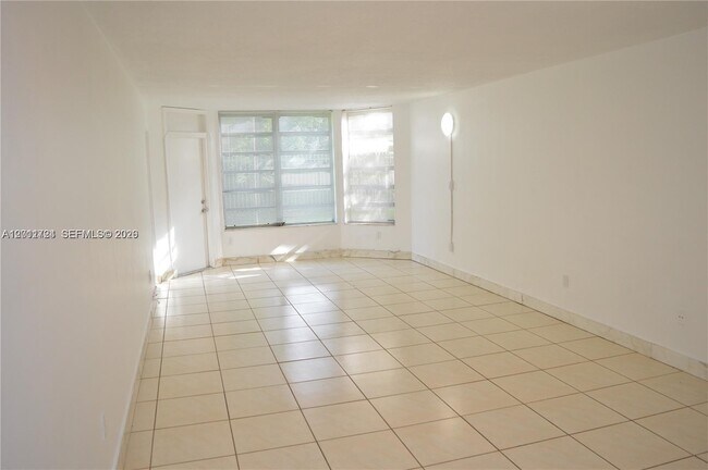 Foto del edificio - 1601 NE 191st St
