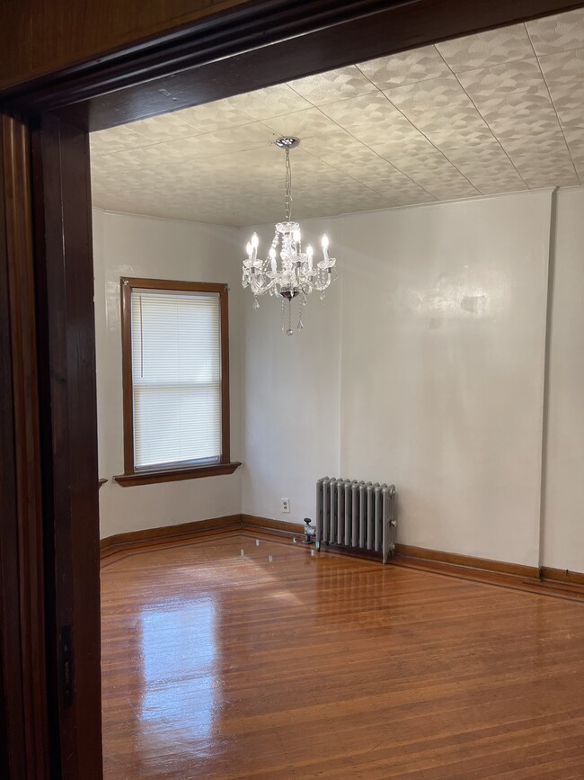 Living Room - 11 S Valley Rd