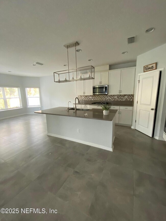 Building Photo - 291 Holly Forest Dr