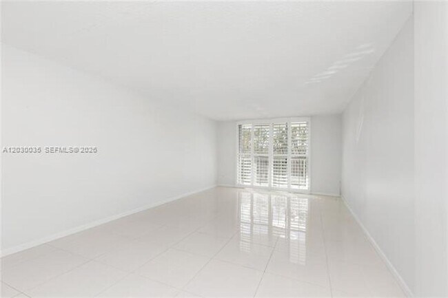 Building Photo - 210 Seaview Dr