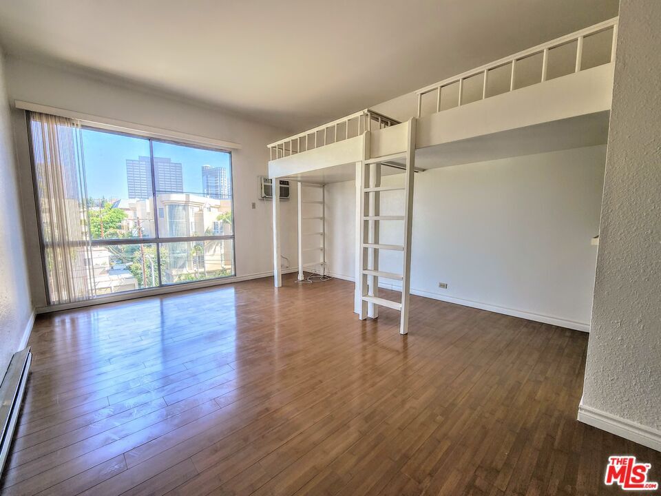Foto principal - 1440 Veteran Ave