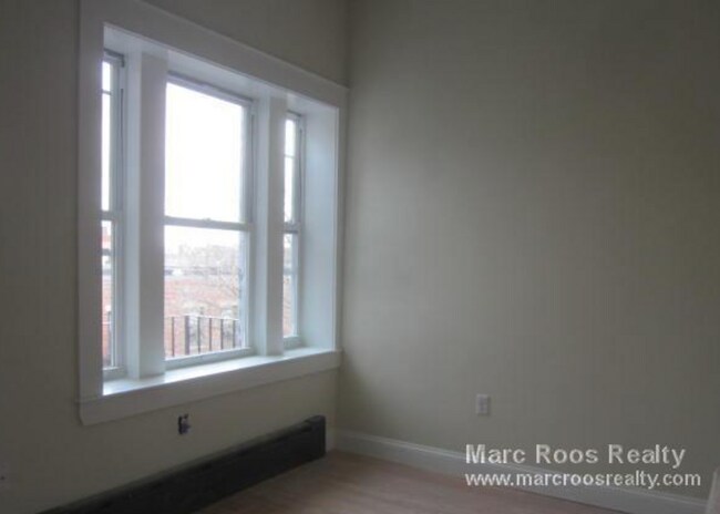 Building Photo - 84 Fenway