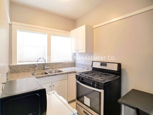 Foto del edificio - 354 Chestnut Ave