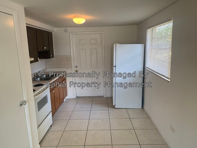 Foto del edificio - 8938 Temple Terrace Hwy