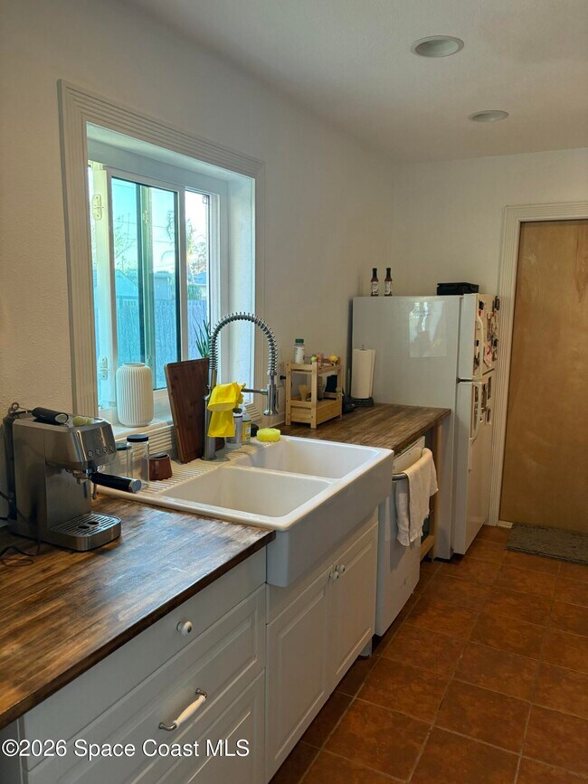 Foto del edificio - 324 Apollo Dr