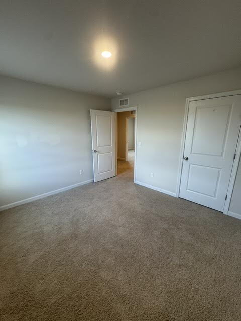 Foto del edificio - Spacious 5-Bedroom Home with Finished Basement on Corner Lot in Stephens City