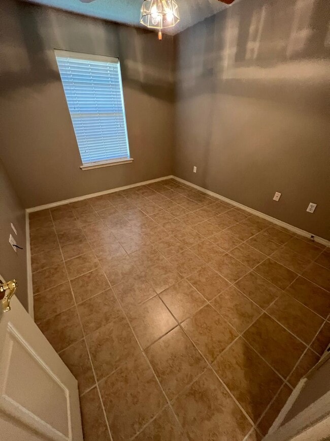 Building Photo - 1800 Wilder Ln