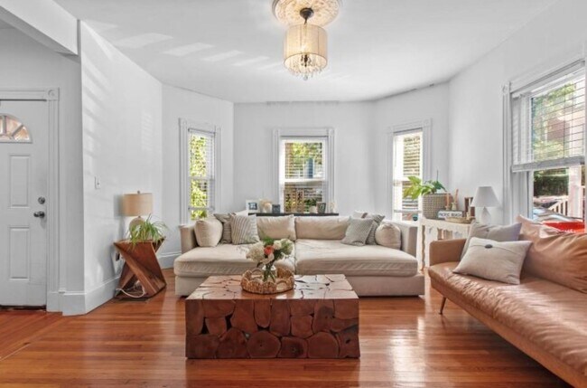 Foto del edificio - 36 Msgr Patrick J Lydon Way