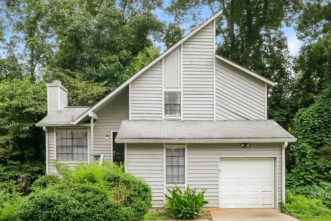 Building Photo - 4707 Greenway Rd NW