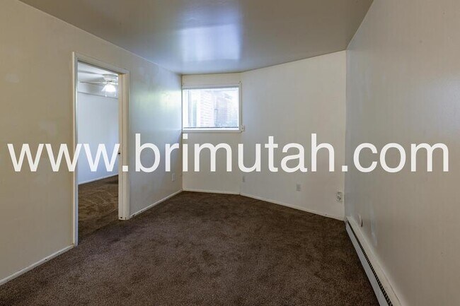 Foto del edificio - 175 N Canyon Rd