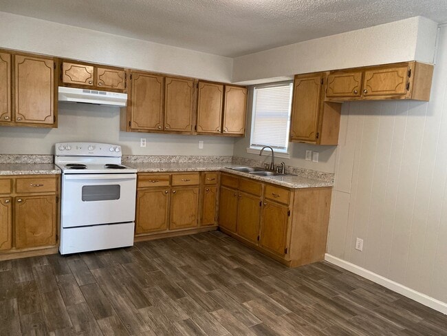 Building Photo - 19 Rolling Meadows Dr