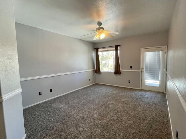 Building Photo - 3 Bedroom Condo located off of Warm Springs and South Durango!!! Southwest Location!