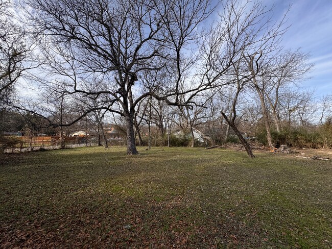 Foto del edificio - 1302 E Collin St