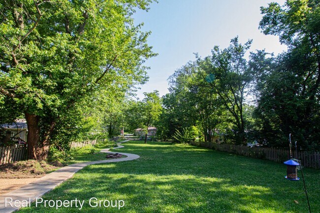 Building Photo - 4 br, 2.5 bath House - 1407 Pearl Ave
