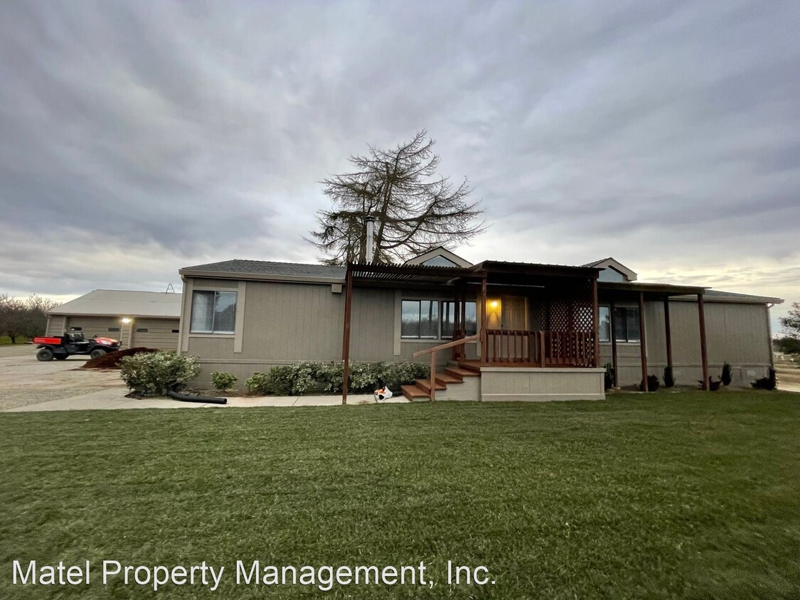 Primary Photo - 3 br, 2 bath House - 4126 S. GRATTON RD