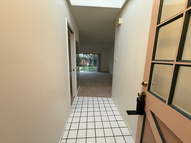 Foto del edificio - Single Story Home in Quiet Neigbhorhood Ne...