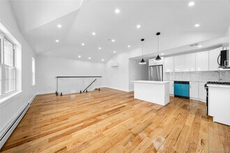 Building Photo - 245-33-24147 147th Rd