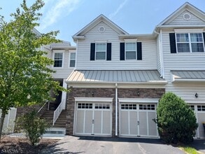 Building Photo - 20 Autumn Ln