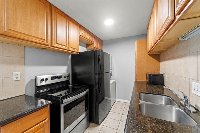 Foto del edificio - 2100 Wilcrest Dr