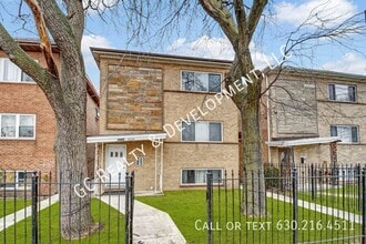 Building Photo - 4644 W 47th St