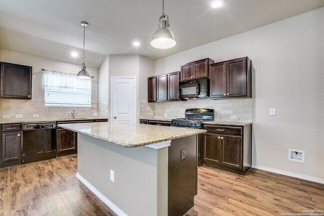 Foto del edificio - 14611 Running Wolf