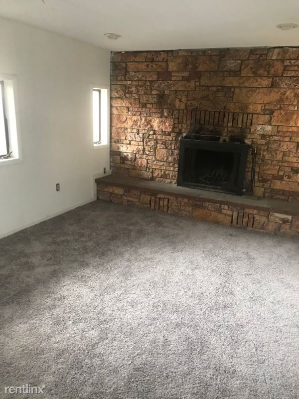 Building Photo - 3 br, 1 bath House - 3019 Thatcher Ave