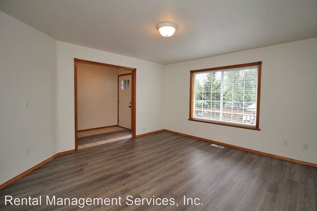 Building Photo - 3 br, 2 bath House - 5753 SE 15th Dr