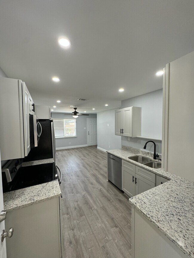 Foto del edificio - 1107 S Wilson St