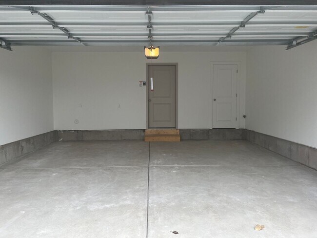 Building Photo - Brand New Townhome in Payson