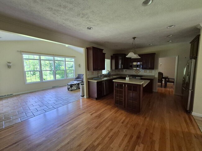 Foto del edificio - 7224 Moss Creek Cir