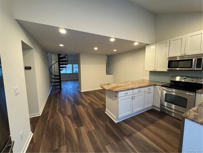 Building Photo - 81 Fox Run