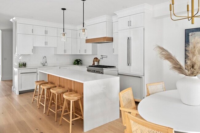 Foto del edificio - 453 Albemarle Rd