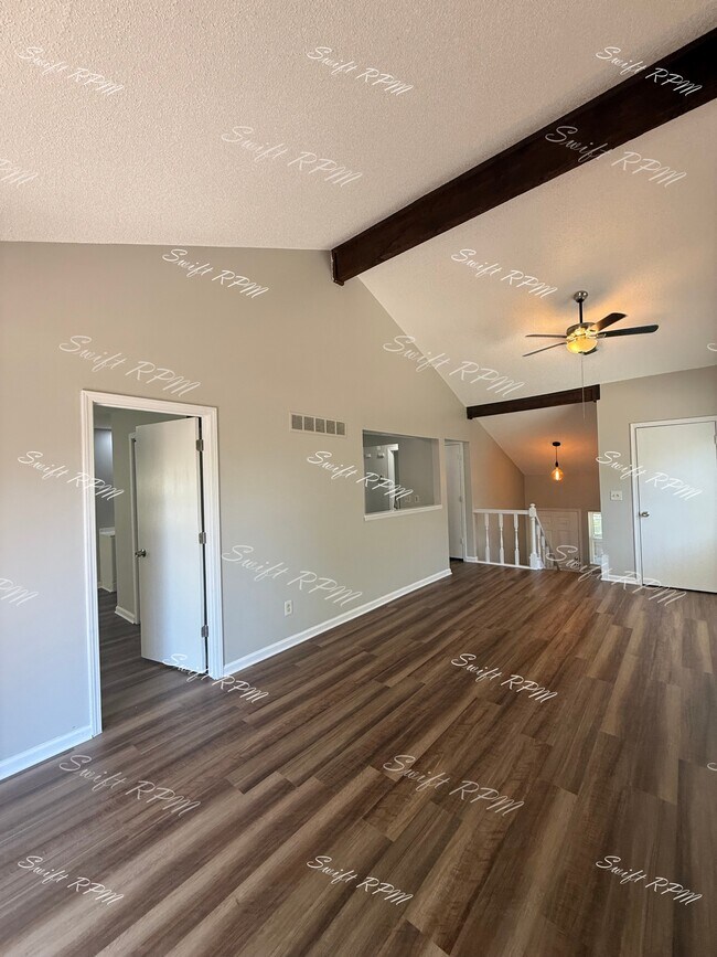 Foto del edificio - 6451 Hallet St